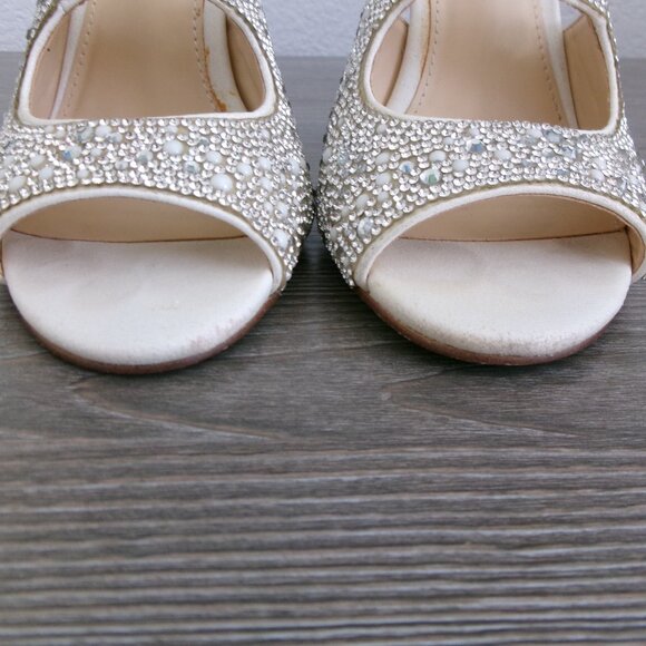 Betsey Johnson BAYLI Crystals and Pearls High Heels Shoes 6 White Open Toe - Picture 3 of 15